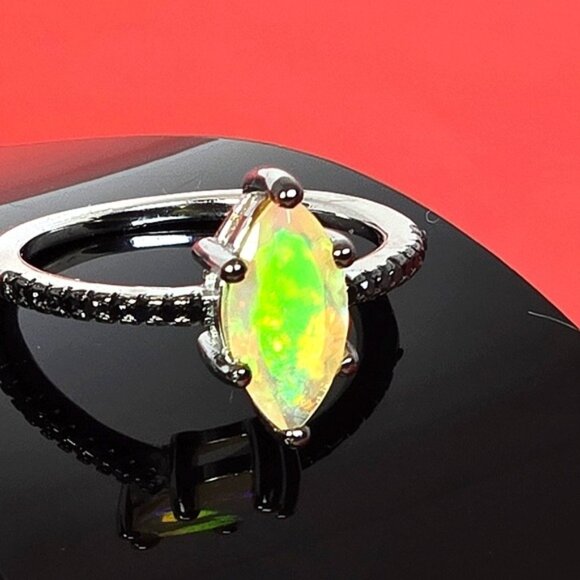 925 Sterling Silver Set: Earrings & Ring Sz 7.5 with Natural Ethiopia Fire Opal. - Picture 3 of 16